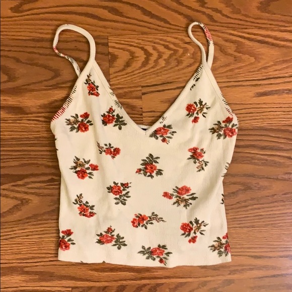 Brandy Melville Tops - Brandy Melville cropped floral tank top